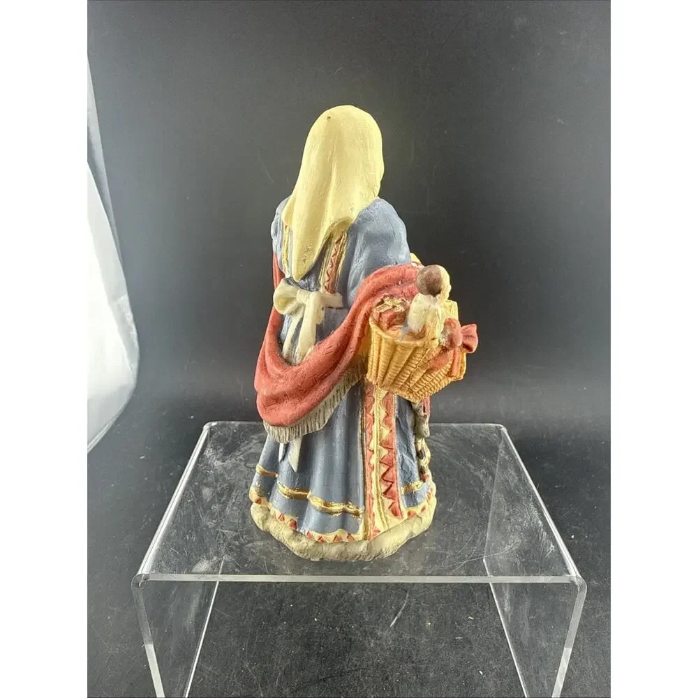 Vintage International Santa Collection Babouschka #SC03 Woman Figurine 1992